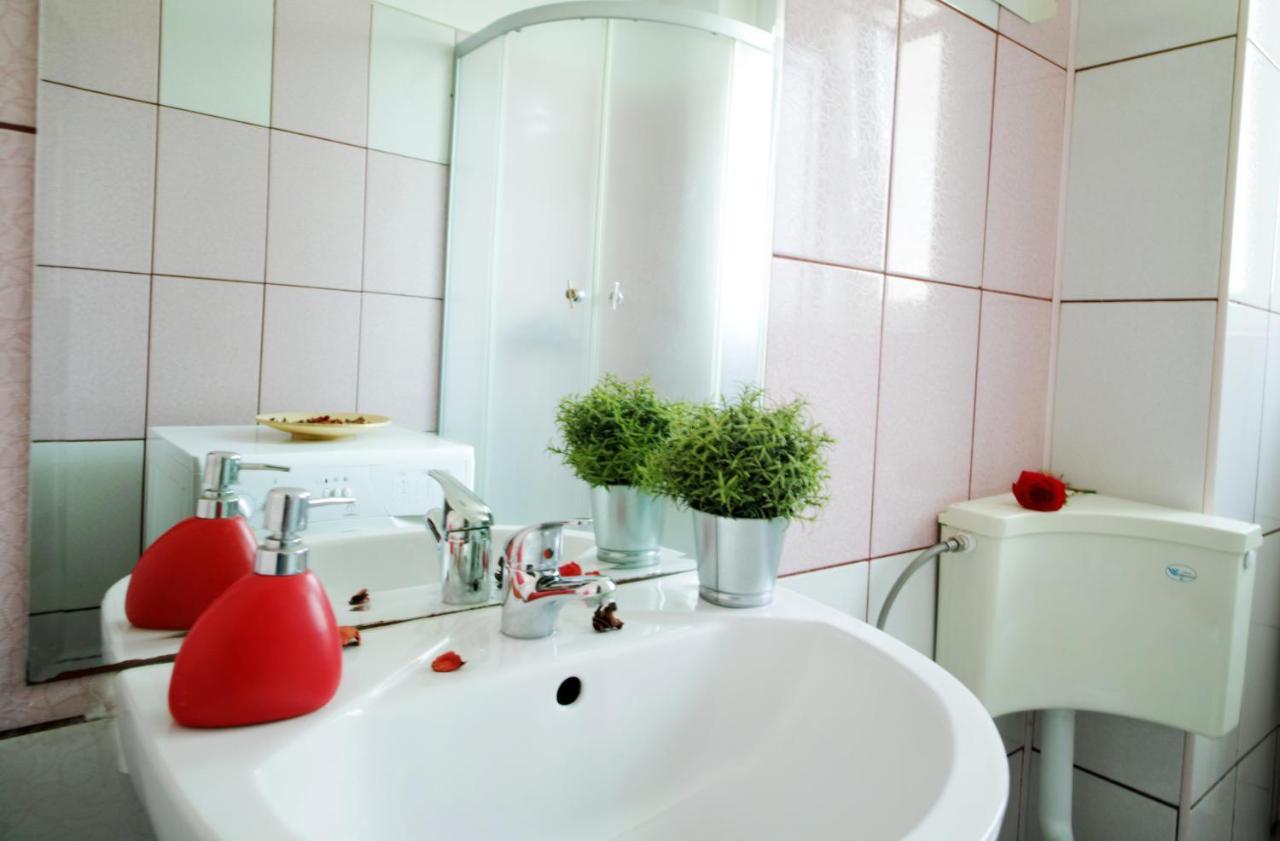 Luxury Apartament Appartement Boekarest Buitenkant foto