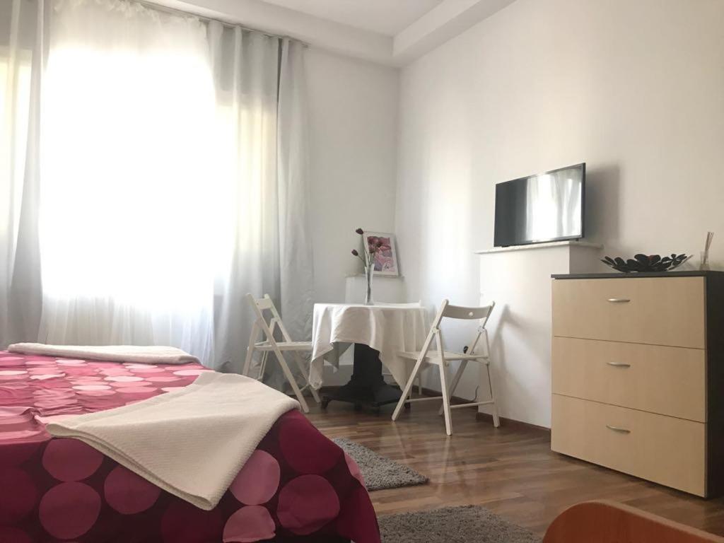 Luxury Apartament Appartement Boekarest Buitenkant foto